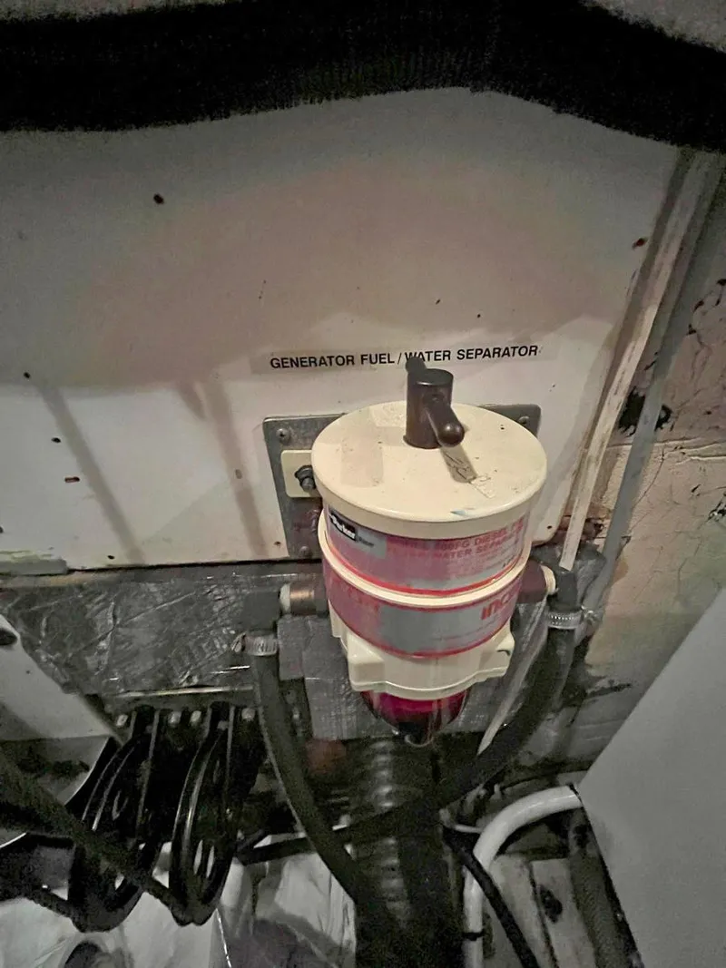 Slide: The Image of Hinckley Sou'wester 59 CC 2001 - 98