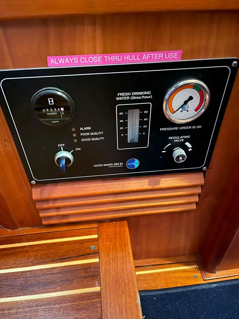 Slide: The Image of Hinckley Yachts Sou'wester 59 2001 - 58