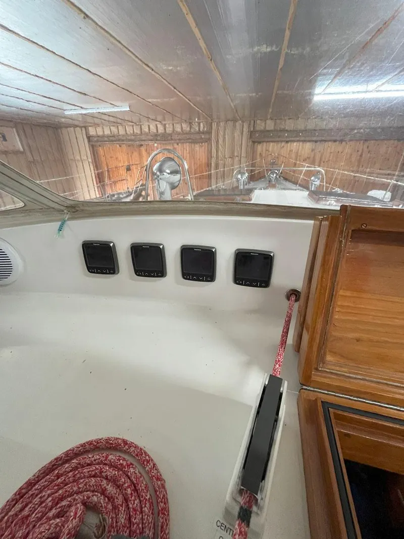 Slide: The Image of Hinckley Yachts Sou'wester 59 2001 - 62