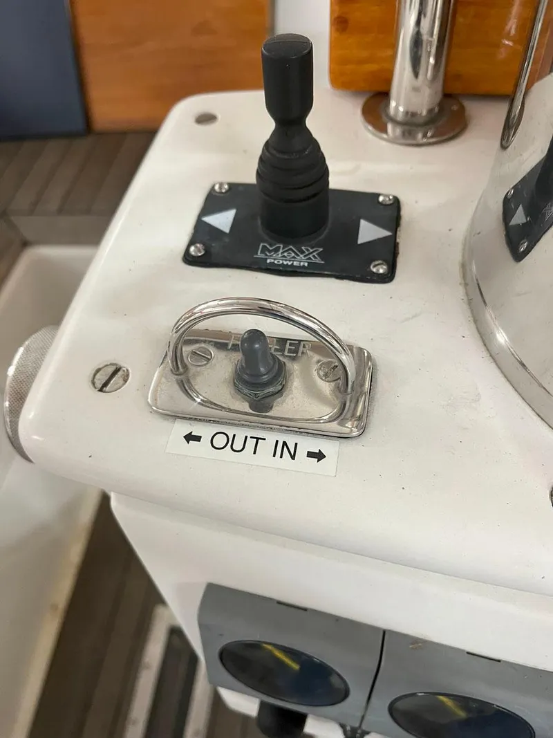 Slide: The Image of Hinckley Yachts Sou'wester 59 2001 - 71