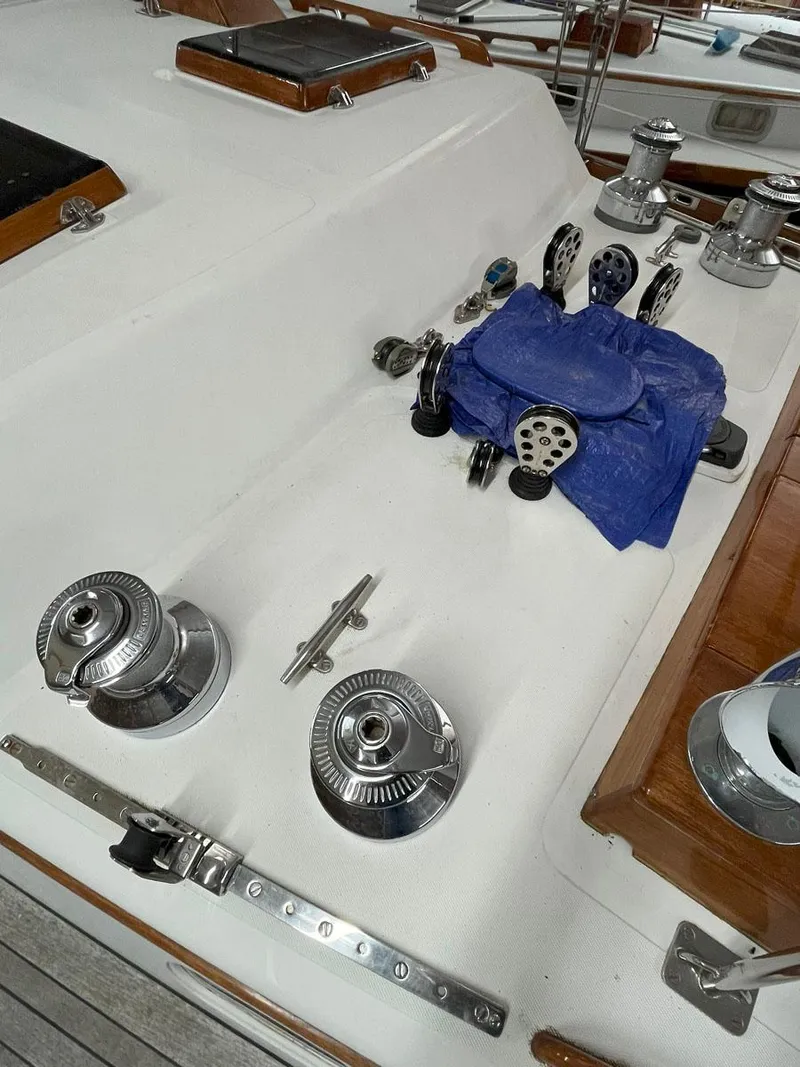 Slide: The Image of Hinckley Yachts Sou'wester 59 2001 - 77