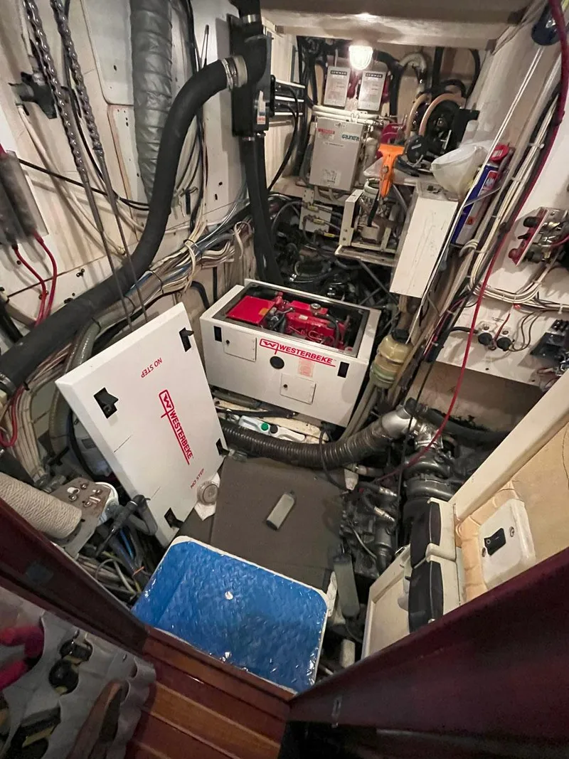 Slide: The Image of Hinckley Yachts Sou'wester 59 2001 - 99