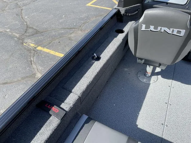 Slide: The Image of Lund 1675 Adventure Sport 2024 - 29