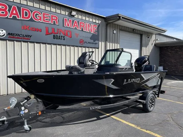 Slide: The Image of Lund 1675 Adventure Sport 2024 - 3