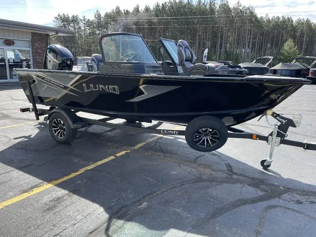 Slide: The Image of Lund 1675 Adventure Sport 2024 - 9