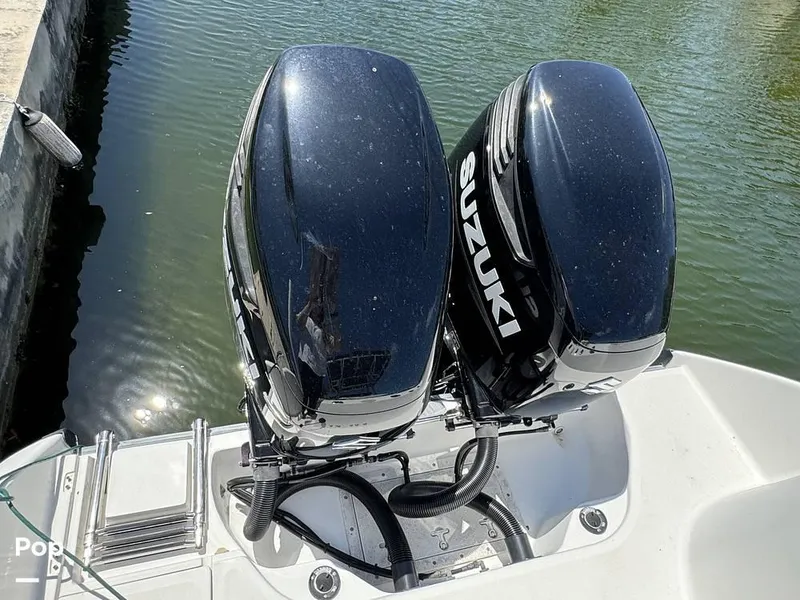 Slide: The Image of 1998 Boston Whaler Outrage 26 CC for sale in Pinecrest, FL - 11
