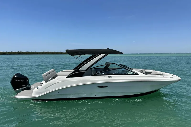 Slide: The Image of Sea Ray 250 SDX Outboard 2024 - 1