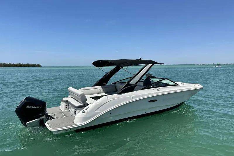 Slide: The Image of Sea Ray 250 SDX Outboard 2024 - 2