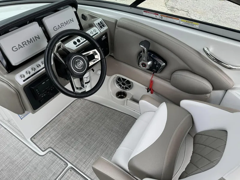 Slide: The Image of Crownline Boats 290 SS 2024 - 13