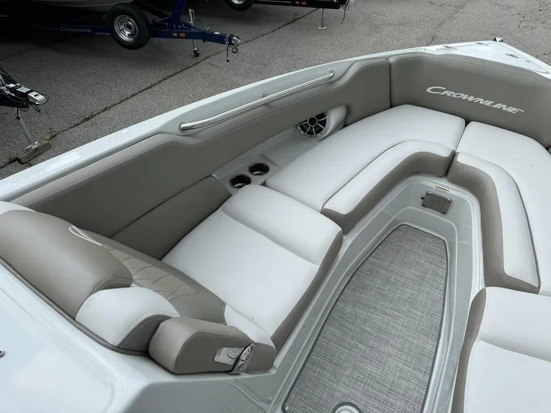 Slide: The Image of Crownline Boats 290 SS 2024 - 14