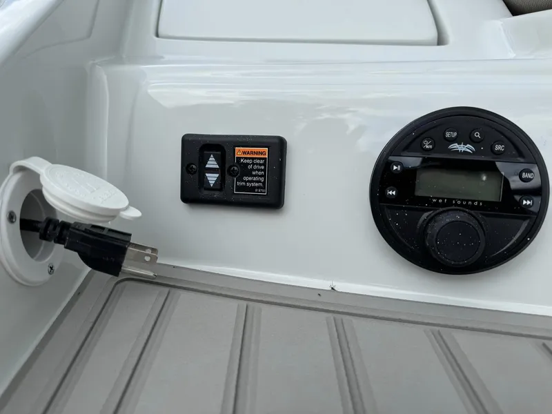 Slide: The Image of Crownline Boats 290 SS 2024 - 18