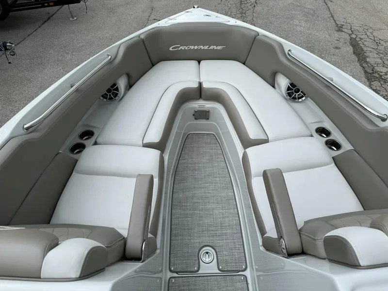 Slide: The Image of Crownline Boats 290 SS 2024 - 21