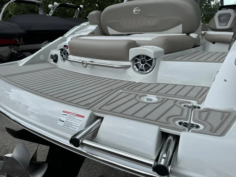 Slide: The Image of Crownline Boats 290 SS 2024 - 4