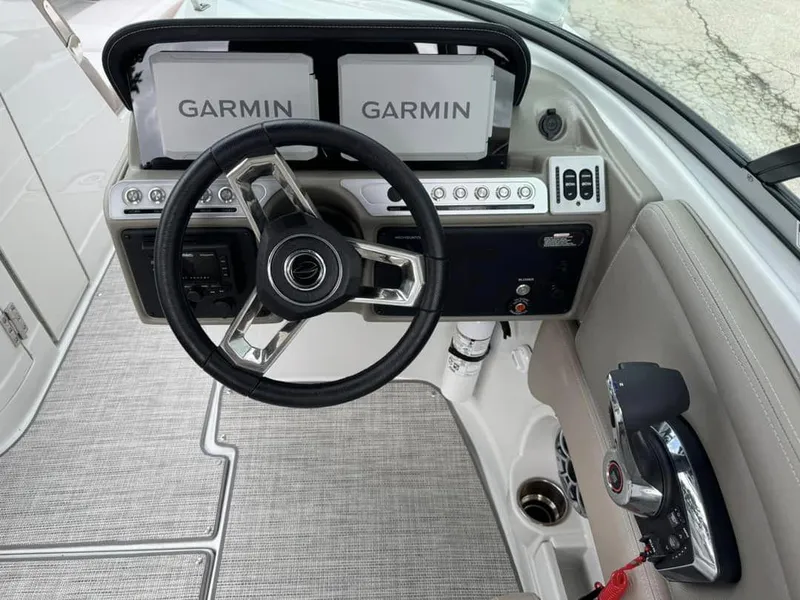 Slide: The Image of Crownline Boats 290 SS 2024 - 8