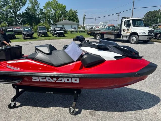 Slide: The Image of Sea-Doo RXP-X 325 W/AUDIO 2024 - 3