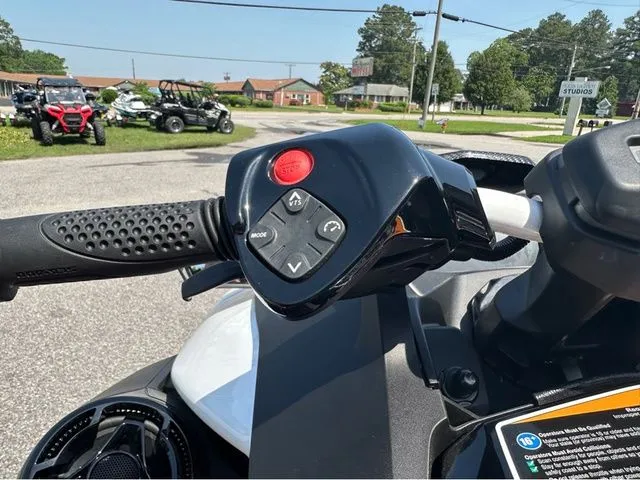 Slide: The Image of Sea-Doo RXP-X 325 W/AUDIO 2024 - 7