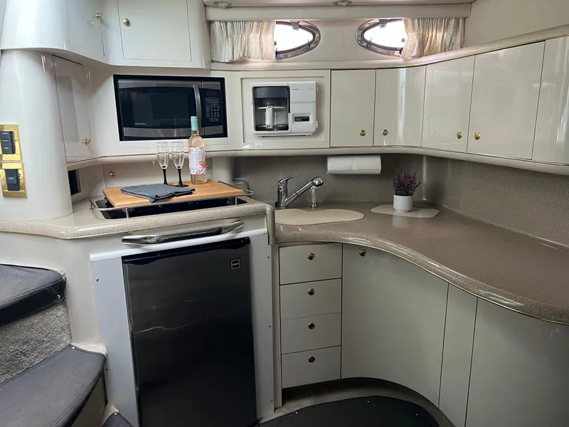 Slide: The Image of Sea Ray Sundancer 370 1997 - 51