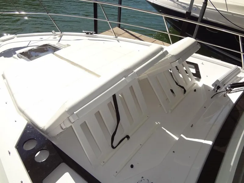 Slide: The Image of Cruisers Yachts 39 Express Coupe 2021 - 51