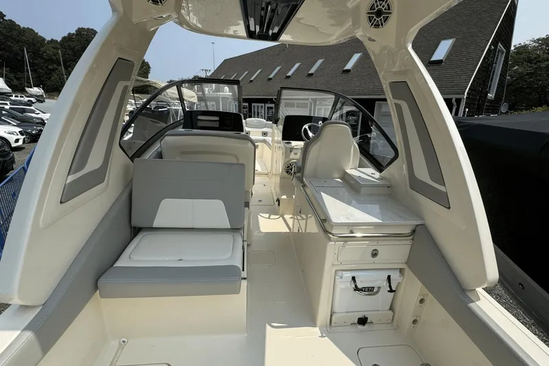 Slide: The Image of Scout 277 Dorado 2025 - 16