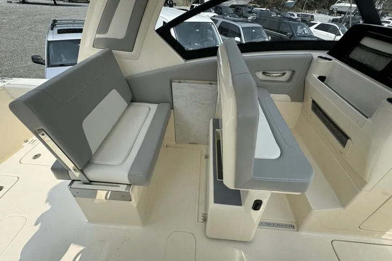 Slide: The Image of Scout 277 Dorado 2025 - 18