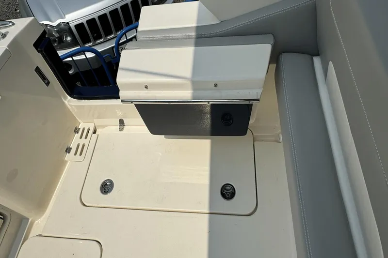Slide: The Image of Scout 277 Dorado 2025 - 25