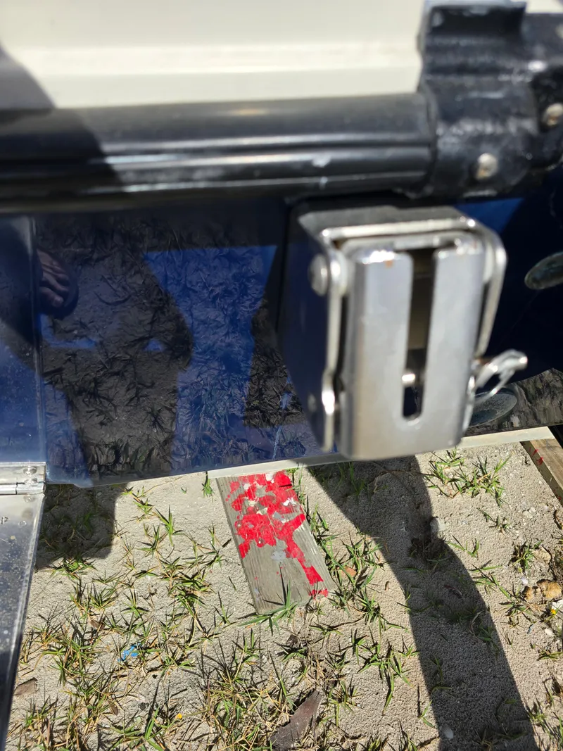 Slide: The Image of Close-up of a 2008 Hydra-Sports Vector 2200 DC boat latch mechanism. - 45