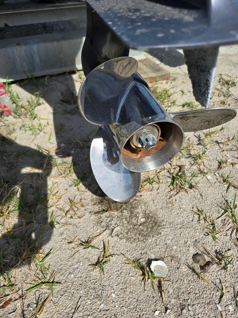 Slide: The Image of Propeller of 2008 Hydra-Sports Vector 2200 DC on sandy ground. - 47