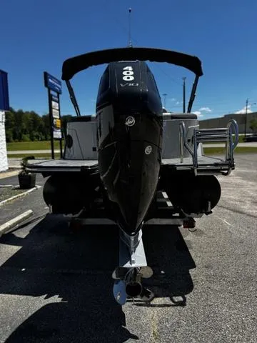 Slide: The Image of SunChaser Calais 25 LR DC 2024 - 4