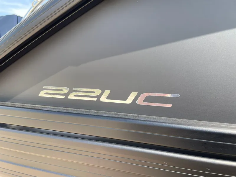 Slide: The Image of 2024 Barletta Cabrio 22UC boat model close-up - 17