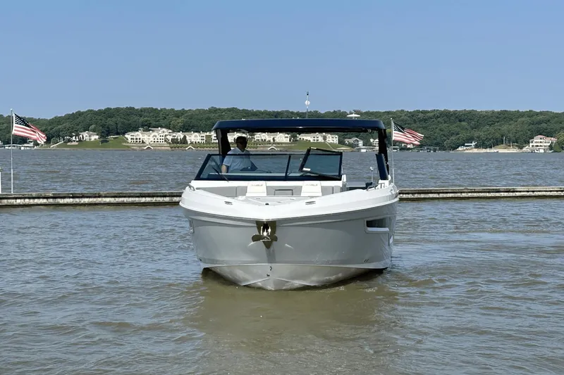 Slide: The Image of Cruisers 34 GLS Outboard 2024 - 6