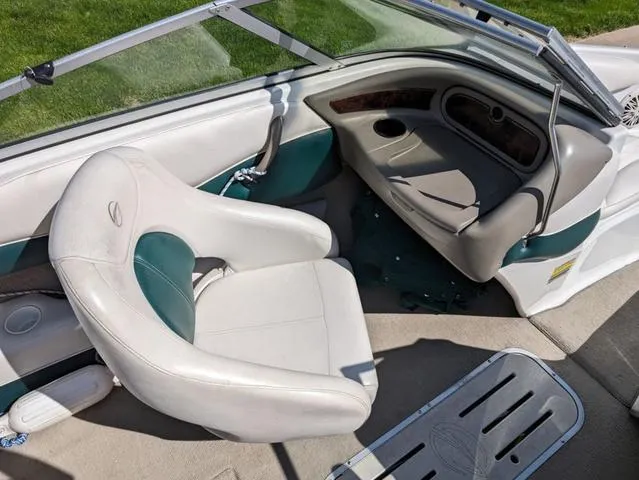 Slide: The Image of Crownline Boats 180 BR 2003 - 12