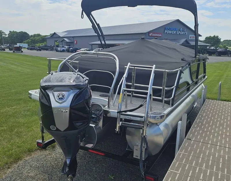 Slide: The Image of Godfrey Monaco 235 Single Flip Lounge 2024 - 8