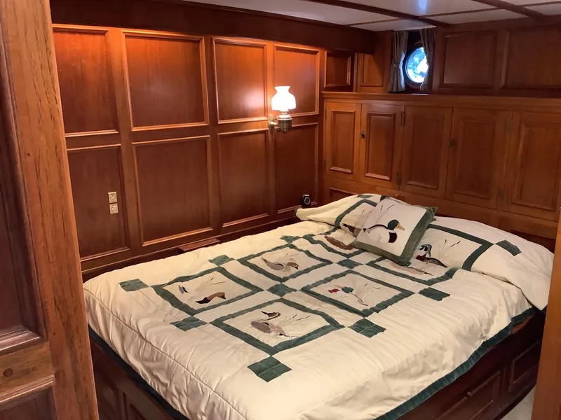 Slide: The Image of 1974 Doggersbank 63 (CONSTANT) Master Stateroom - 9