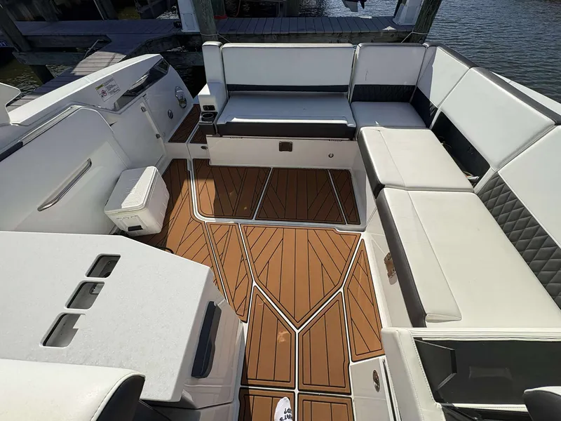 Slide: The Image of Monterey 378SS 2017 - 10