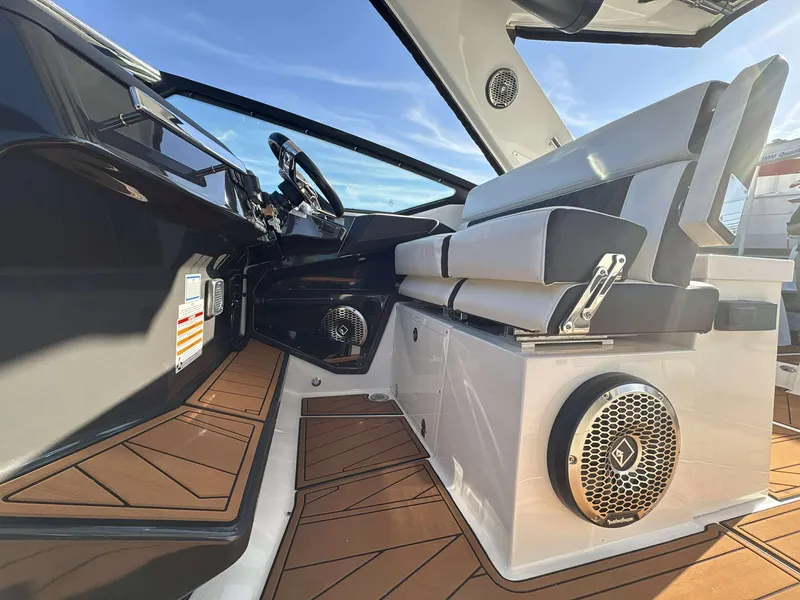 Slide: The Image of Monterey 378SS 2017 - 15