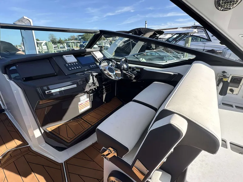 Slide: The Image of Monterey 378SS 2017 - 18
