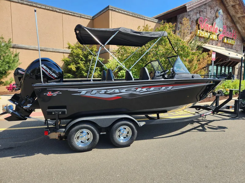 The Image of 2024 Tracker Targa V-18 WT boat parked outside a store. - 0