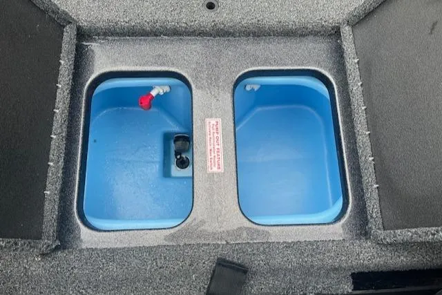 Slide: The Image of 2024 Nitro Z18 boat livewell system with dual compartments. - 9