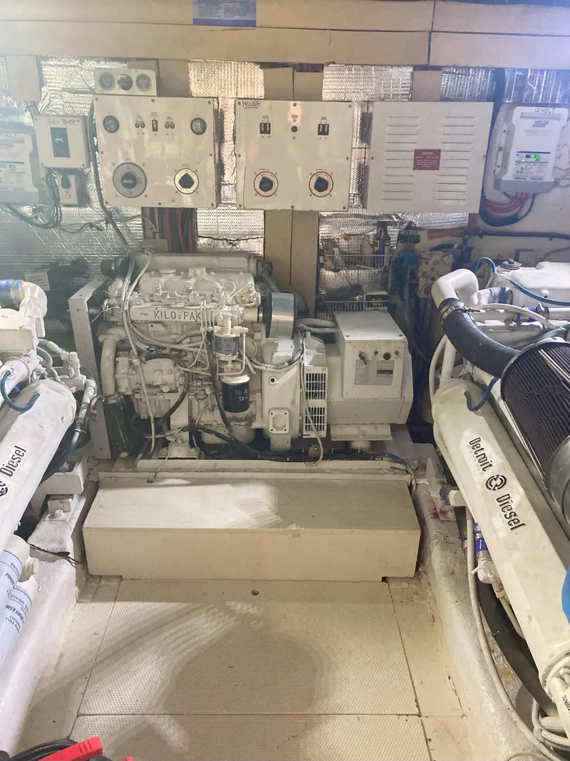 Slide: The Image of Viking 70 Cockpit Motor Yacht 1988 - 55