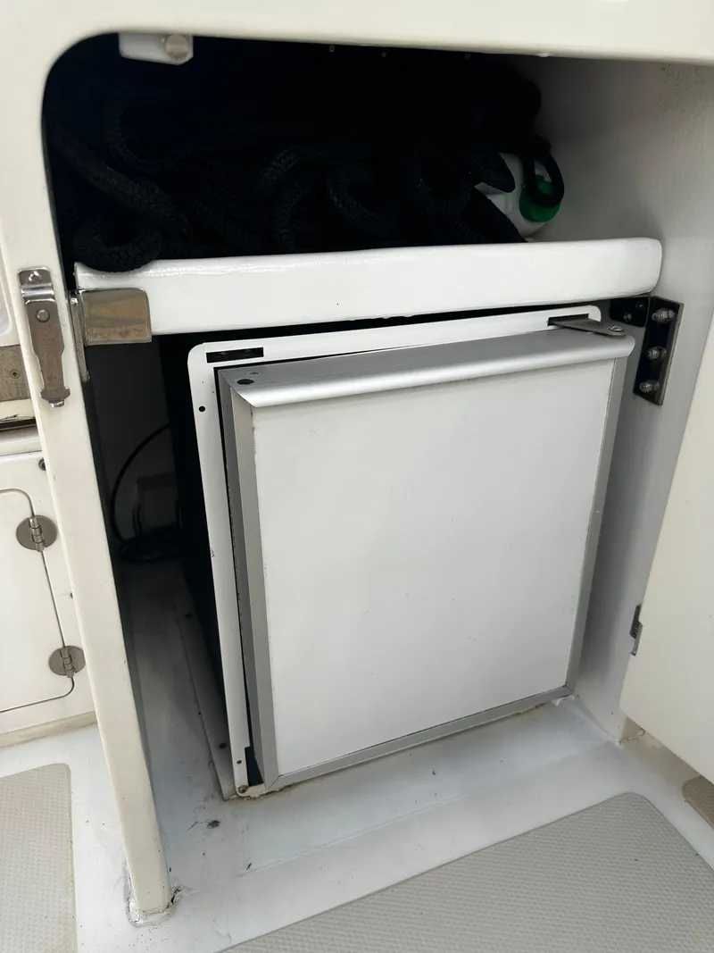 Slide: The Image of Cockpit stbd fridge - 5