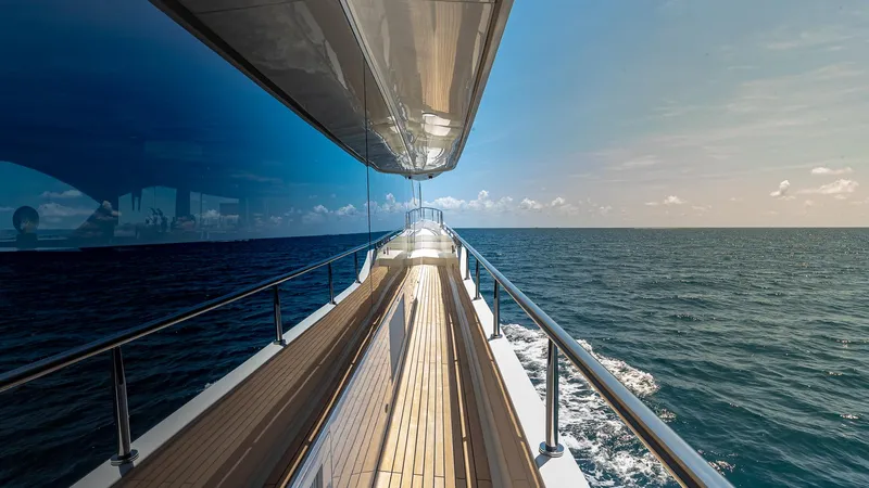 Slide: The Image of Ocean Alexander Motor Yacht Flybridge Model 2015 - 86