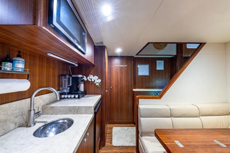 Slide: The Image of Ocean Alexander Motor Yacht Flybridge Model 2015 - 88