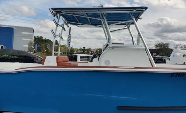 Slide: The Image of Other 28 VALENTINO 2022 - 11