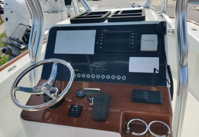 Slide: The Image of Other 28 VALENTINO 2022 - 12