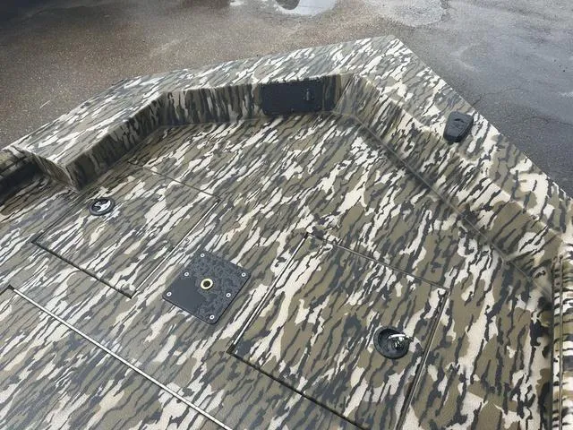 Slide: The Image of Avid 18 Commander 2025 - 23