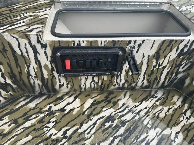 Slide: The Image of Avid 18 Commander 2026 - 25