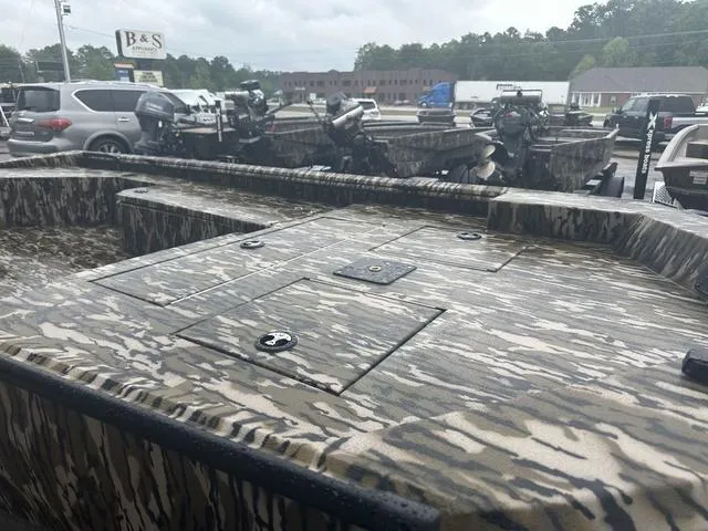 Slide: The Image of Avid 18 Commander 2026 - 5