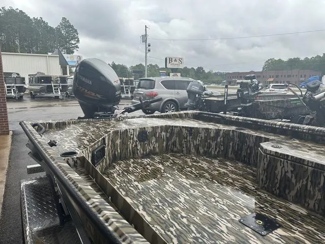 Slide: The Image of Avid 18 Commander 2026 - 7