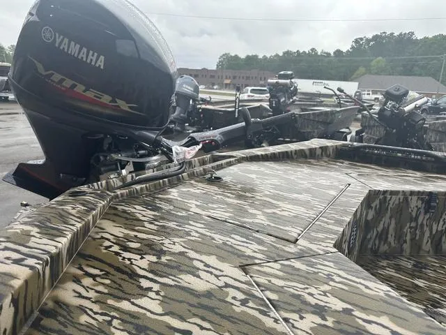 Slide: The Image of Avid 18 Commander 2026 - 9