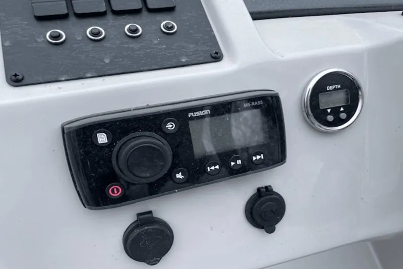 Slide: The Image of Crest CLASSIC 220LX 2021 - 3